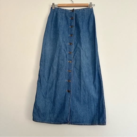 GAP Dresses & Skirts - Gap Vintage button down denim skirt Size: 2